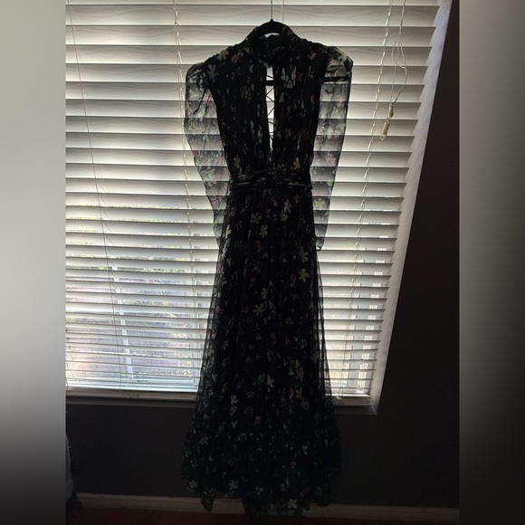 Mac Duggal Dresses & Skirts - Mac Duggal Black Floral Long Sleeve Dress